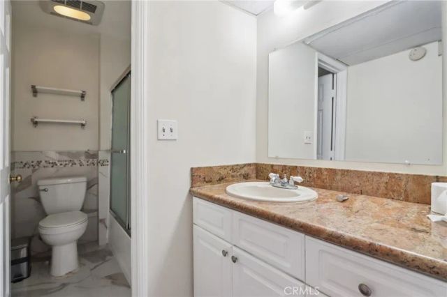 7320 Lennox Avenue D11, Van Nuys, CA 91405