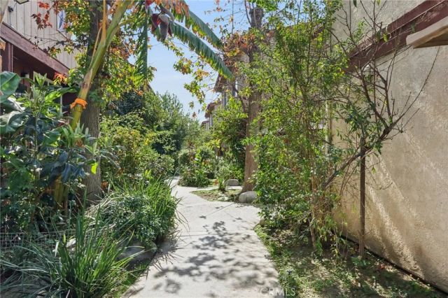 7320 Lennox Avenue D11, Van Nuys, CA 91405