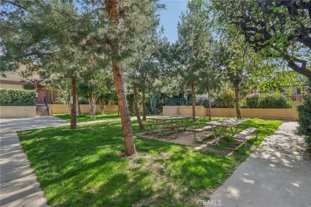 7320 Lennox Avenue D11, Van Nuys, CA 91405