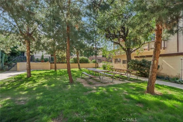 7320 Lennox Avenue D11, Van Nuys, CA 91405