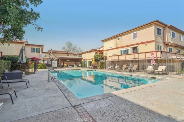 7320 Lennox Avenue D11, Van Nuys, CA 91405