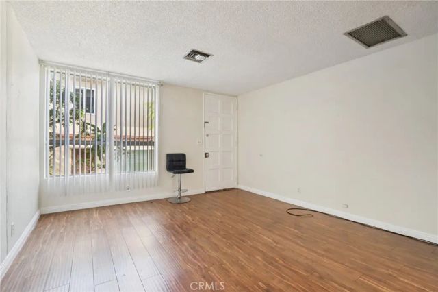 7320 Lennox Avenue D11, Van Nuys, CA 91405