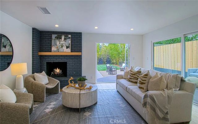 1789 Rogers Place, Costa Mesa, CA 92627
