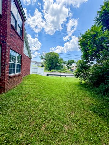 3048 Denny Brooke Ln, Smyrna, TN 37167