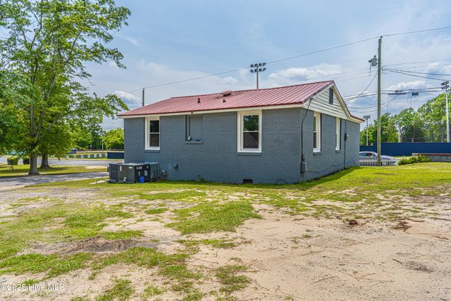 712 Washington Avenue, Hamlet, NC 28345