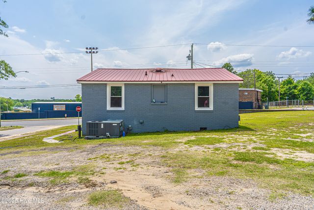 712 Washington Avenue, Hamlet, NC 28345