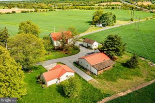 1592 OLD HERSHEY RD, Elizabethtown, PA 17022