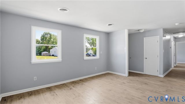 3613 Creekwood Dr, Hopewell, VA 23860