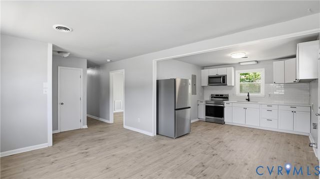 3613 Creekwood Dr, Hopewell, VA 23860