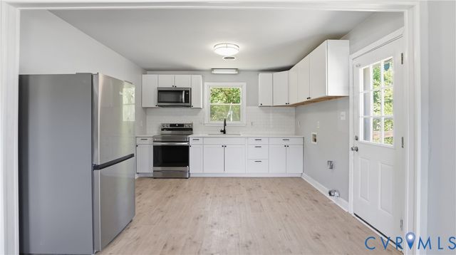 3613 Creekwood Dr, Hopewell, VA 23860