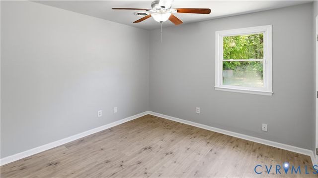 3613 Creekwood Dr, Hopewell, VA 23860