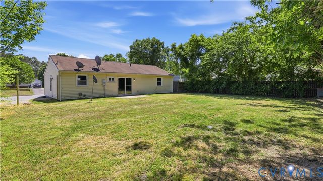 3613 Creekwood Dr, Hopewell, VA 23860