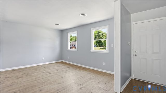 3613 Creekwood Dr, Hopewell, VA 23860