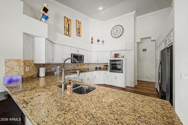 4637 W MISTY WILLOW Lane, Glendale, AZ 85310