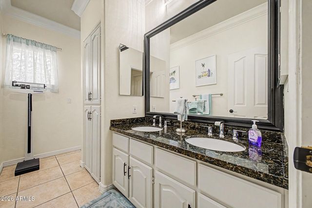 4637 W MISTY WILLOW Lane, Glendale, AZ 85310