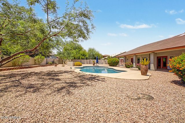 4637 W MISTY WILLOW Lane, Glendale, AZ 85310