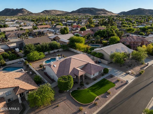 4637 W MISTY WILLOW Lane, Glendale, AZ 85310