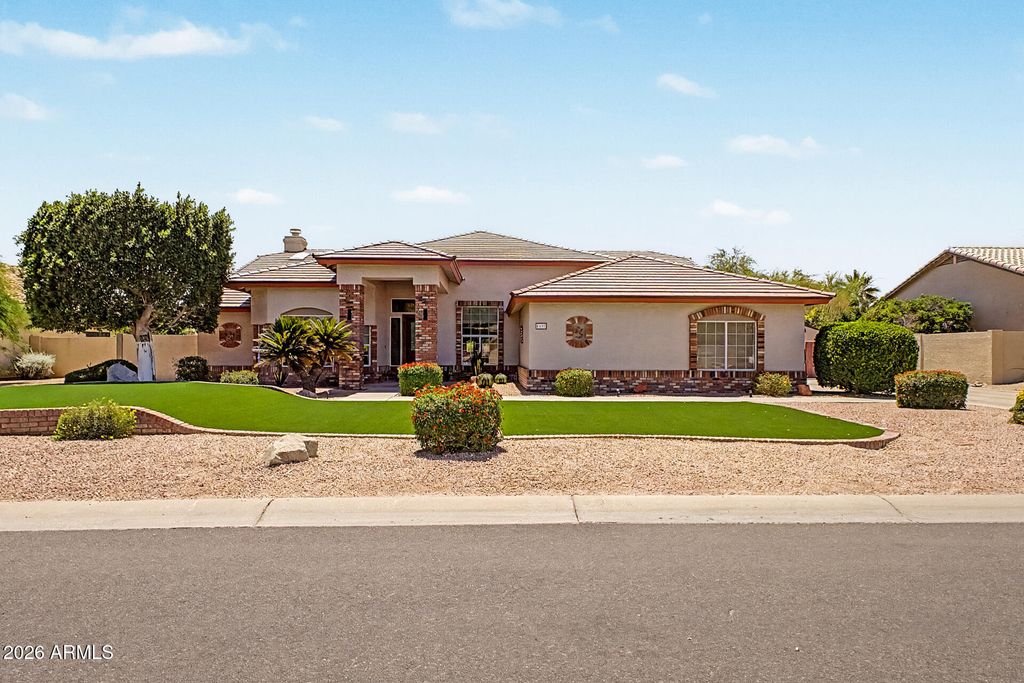 4637 W MISTY WILLOW Lane, Glendale, AZ 85310