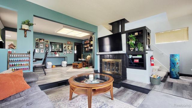 1256 Pine Street, Lapeer, MI 48446