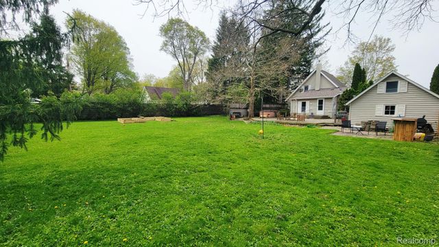 1256 Pine Street, Lapeer, MI 48446