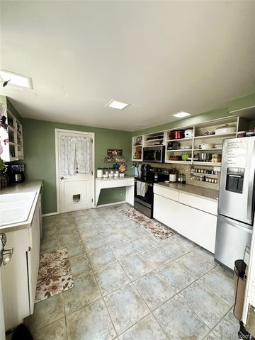 1256 Pine Street, Lapeer, MI 48446