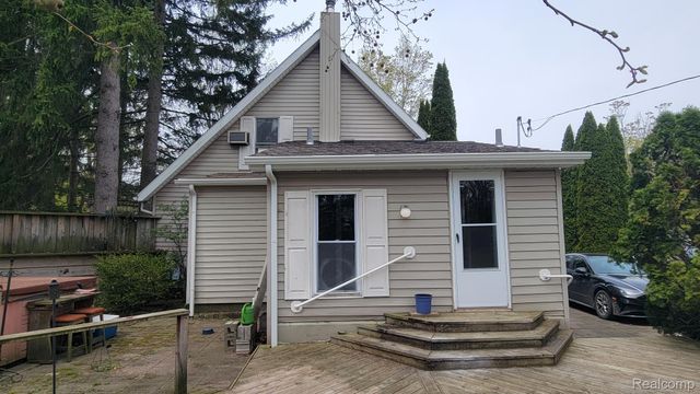 1256 Pine Street, Lapeer, MI 48446