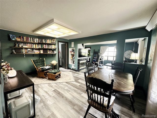 1256 Pine Street, Lapeer, MI 48446