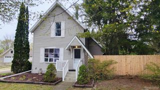 1256 Pine Street, Lapeer, MI 48446