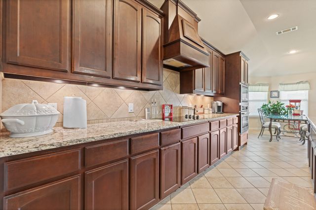 8901 Hillview Drive, Godley, TX 76044