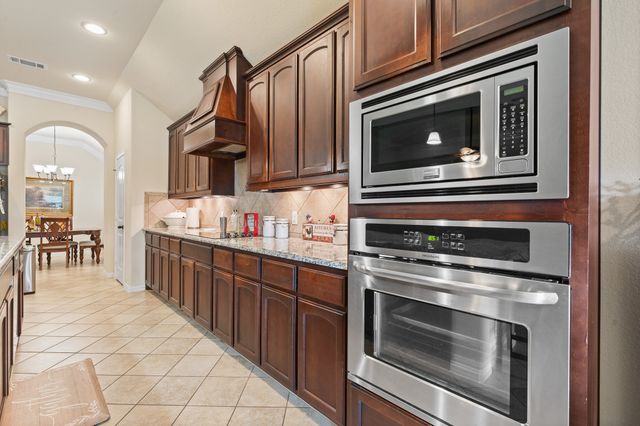 8901 Hillview Drive, Godley, TX 76044