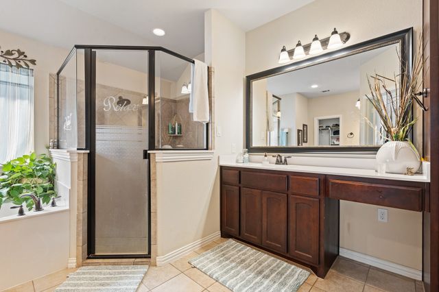 8901 Hillview Drive, Godley, TX 76044