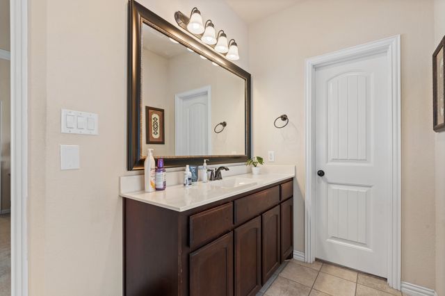 8901 Hillview Drive, Godley, TX 76044