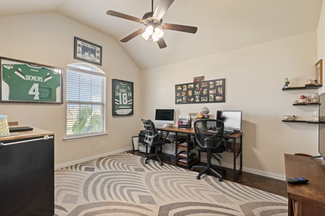 8901 Hillview Drive, Godley, TX 76044