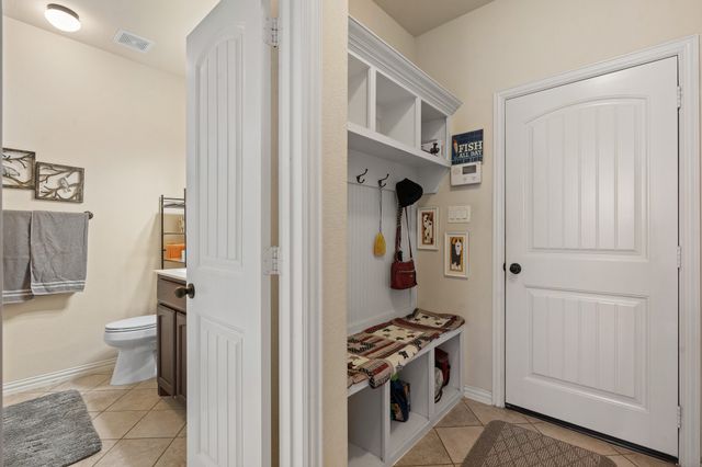 8901 Hillview Drive, Godley, TX 76044