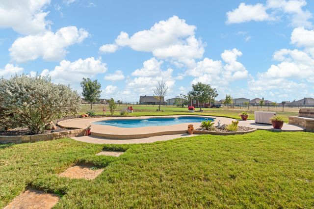 8901 Hillview Drive, Godley, TX 76044