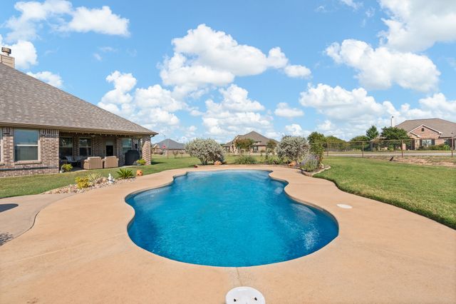 8901 Hillview Drive, Godley, TX 76044