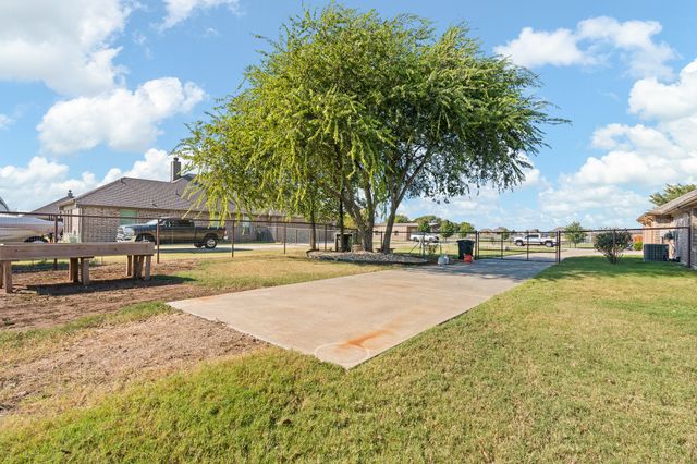 8901 Hillview Drive, Godley, TX 76044