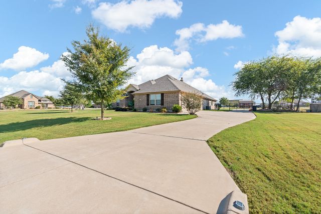 8901 Hillview Drive, Godley, TX 76044