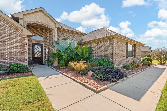 8901 Hillview Drive, Godley, TX 76044