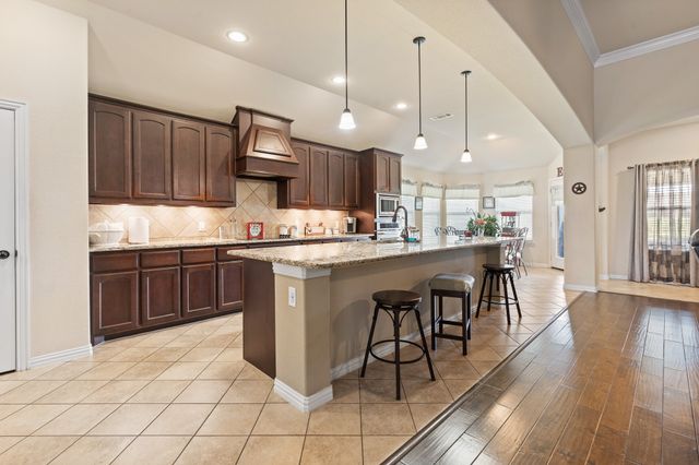 8901 Hillview Drive, Godley, TX 76044