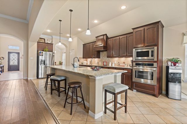 8901 Hillview Drive, Godley, TX 76044
