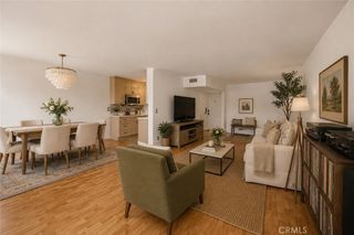 14141 Dickens 312, Sherman Oaks, CA 91423