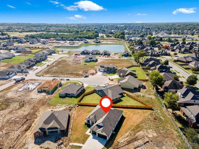 3903 W Edgewater Court, Broken Arrow, OK 74012