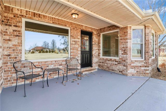 13648 N UA Beef Farm, Fayetteville, AR 72704