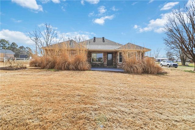 13648 N UA Beef Farm, Fayetteville, AR 72704