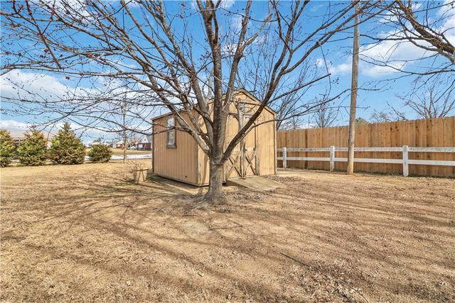 13648 N UA Beef Farm, Fayetteville, AR 72704