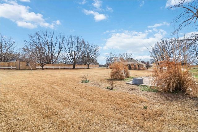 13648 N UA Beef Farm, Fayetteville, AR 72704