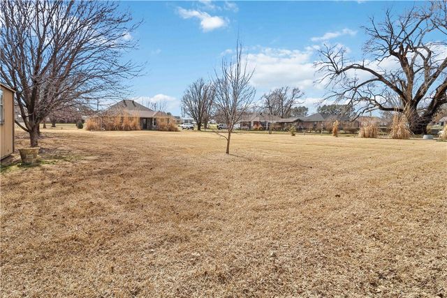 13648 N UA Beef Farm, Fayetteville, AR 72704