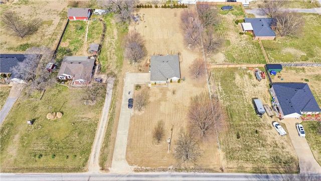 13648 N UA Beef Farm, Fayetteville, AR 72704