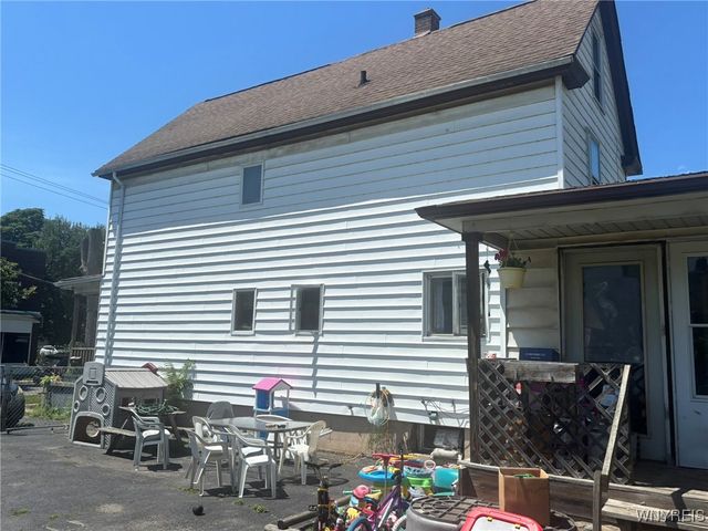 2426 Falls Street, Niagara Falls, NY 14303